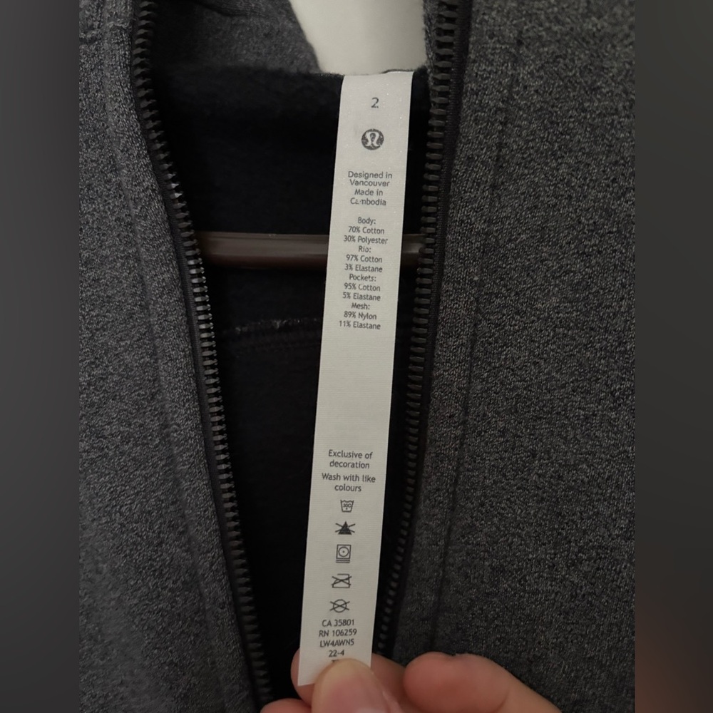 Lululemon scuba hoodie size 2 l